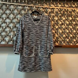 Max Studio dress. XS. Machine wash. Front pockets.